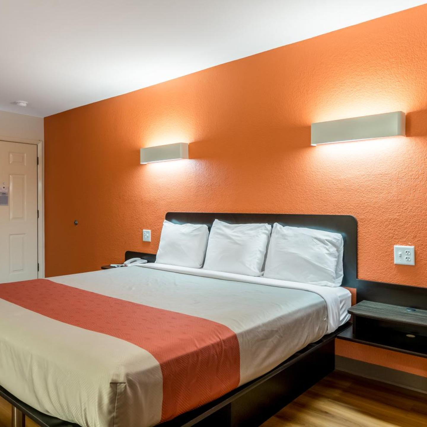 Motel 6-San Antonio, TX - South WW White Rd