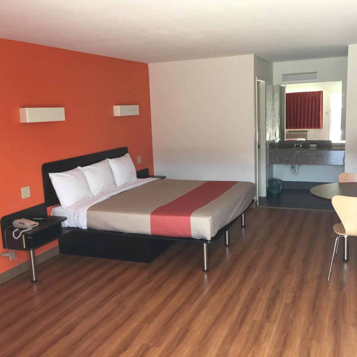Motel 6-San Antonio, TX - South WW White Rd