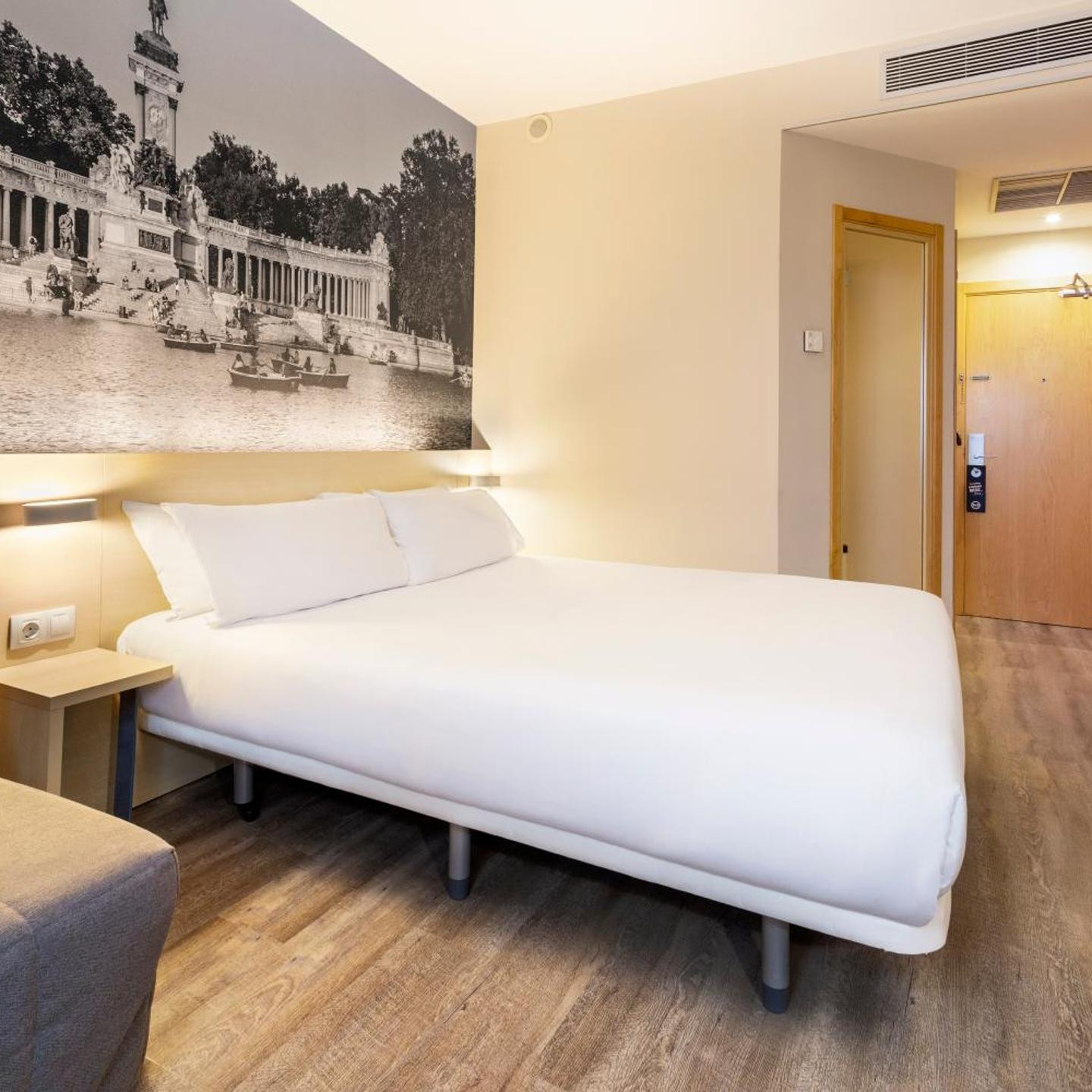 B&B HOTEL Madrid Aeropuerto T1 T2 T3