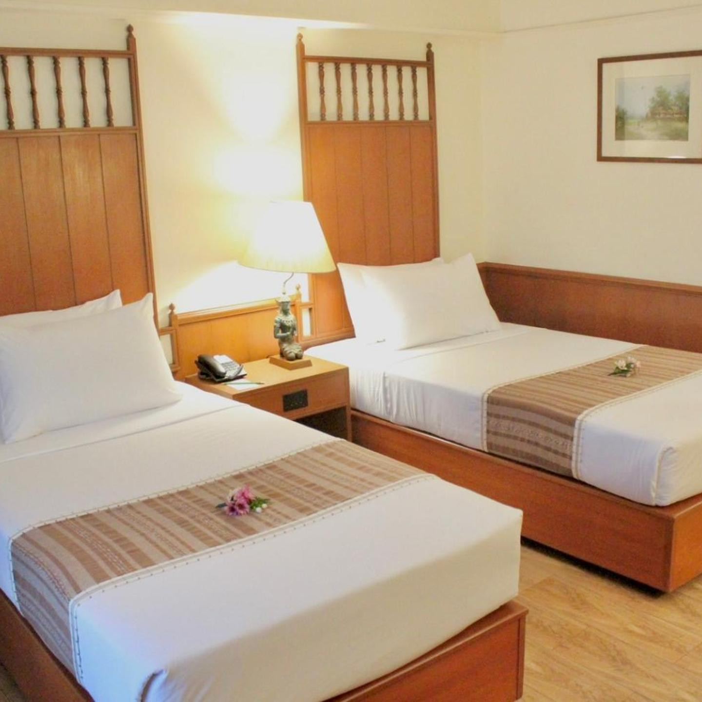 Bangkok Palace Hotel