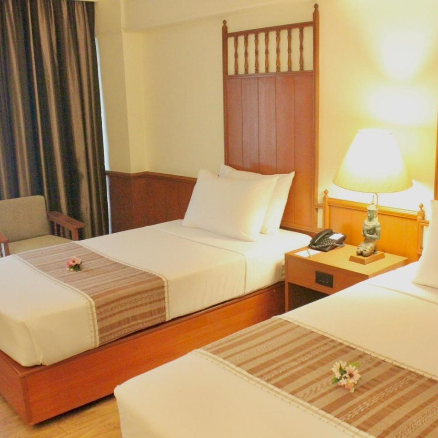 Bangkok Palace Hotel