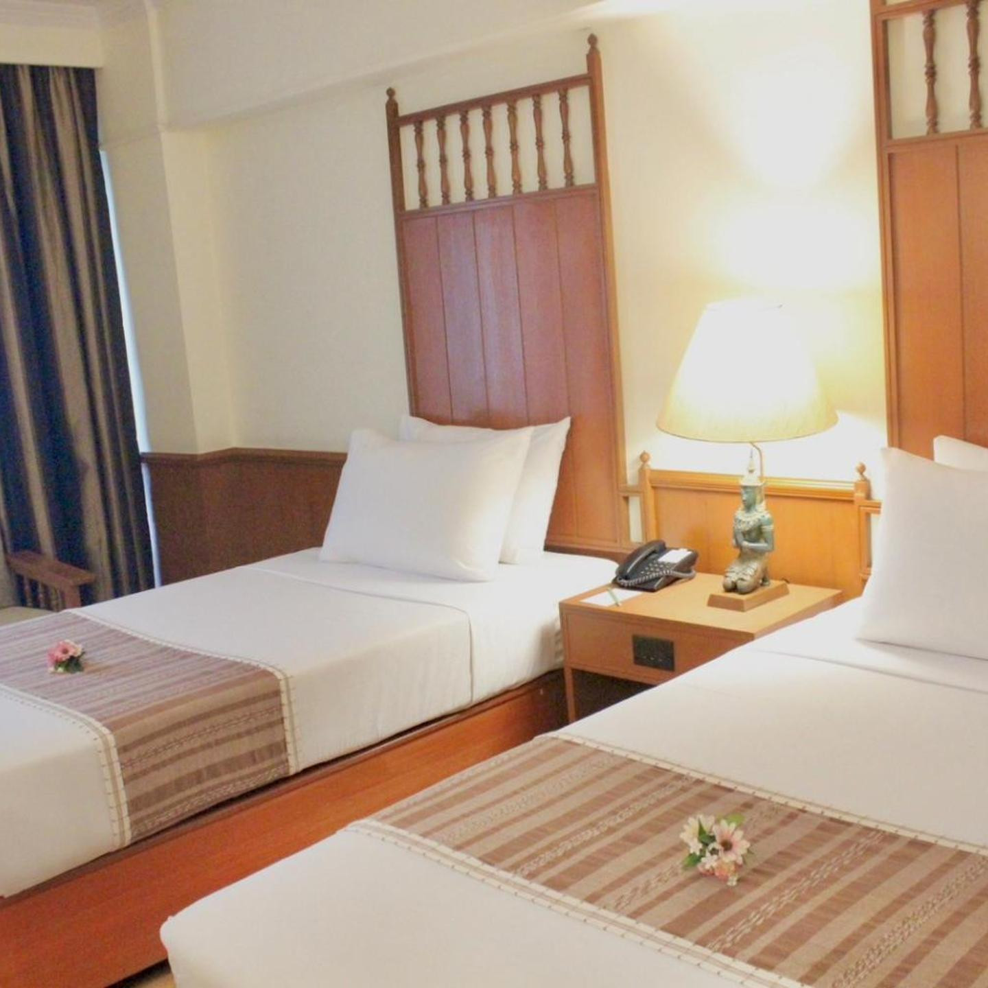 Bangkok Palace Hotel