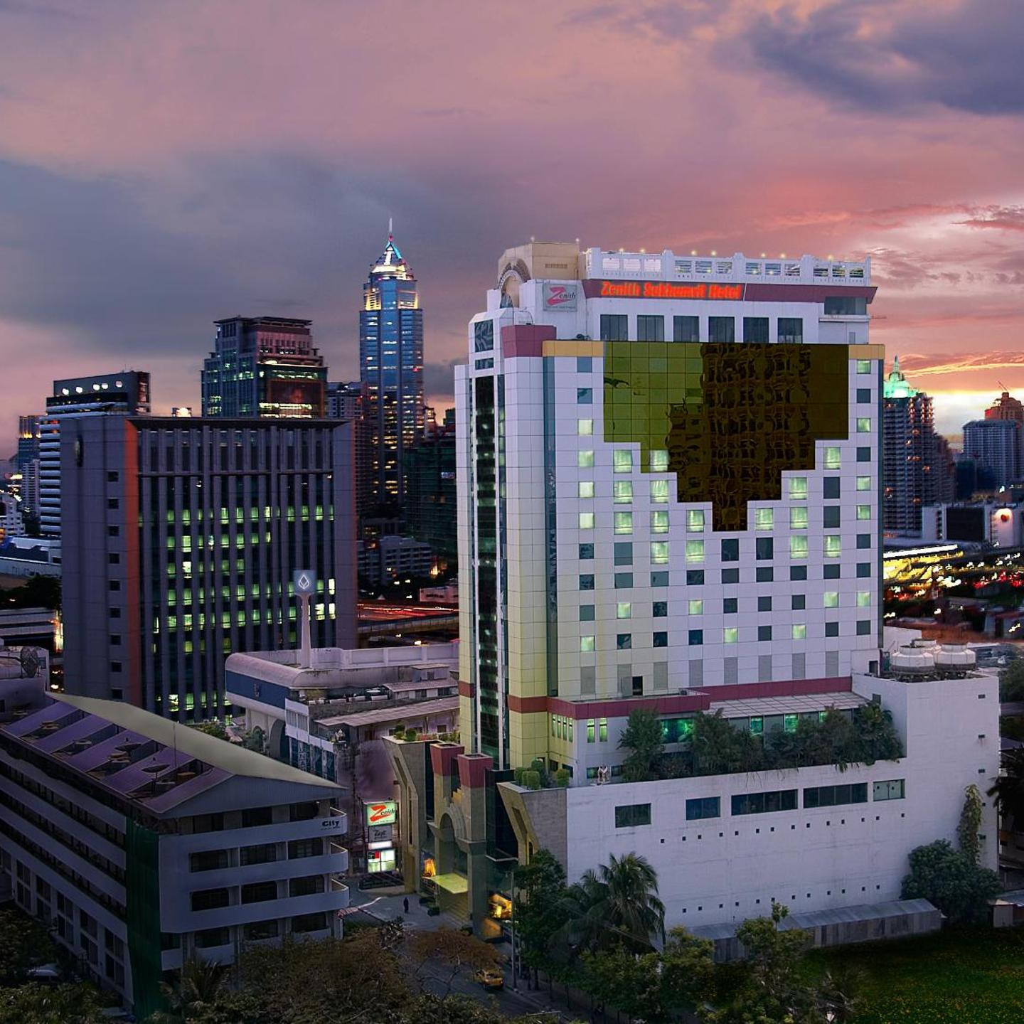 Zenith Sukhumvit Hotel - SHA Extra Plus