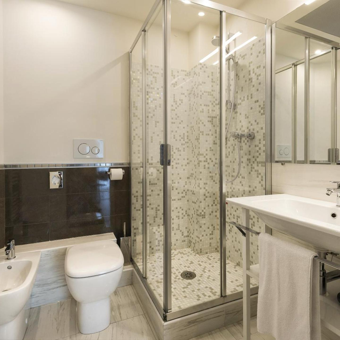Adesso Hotel