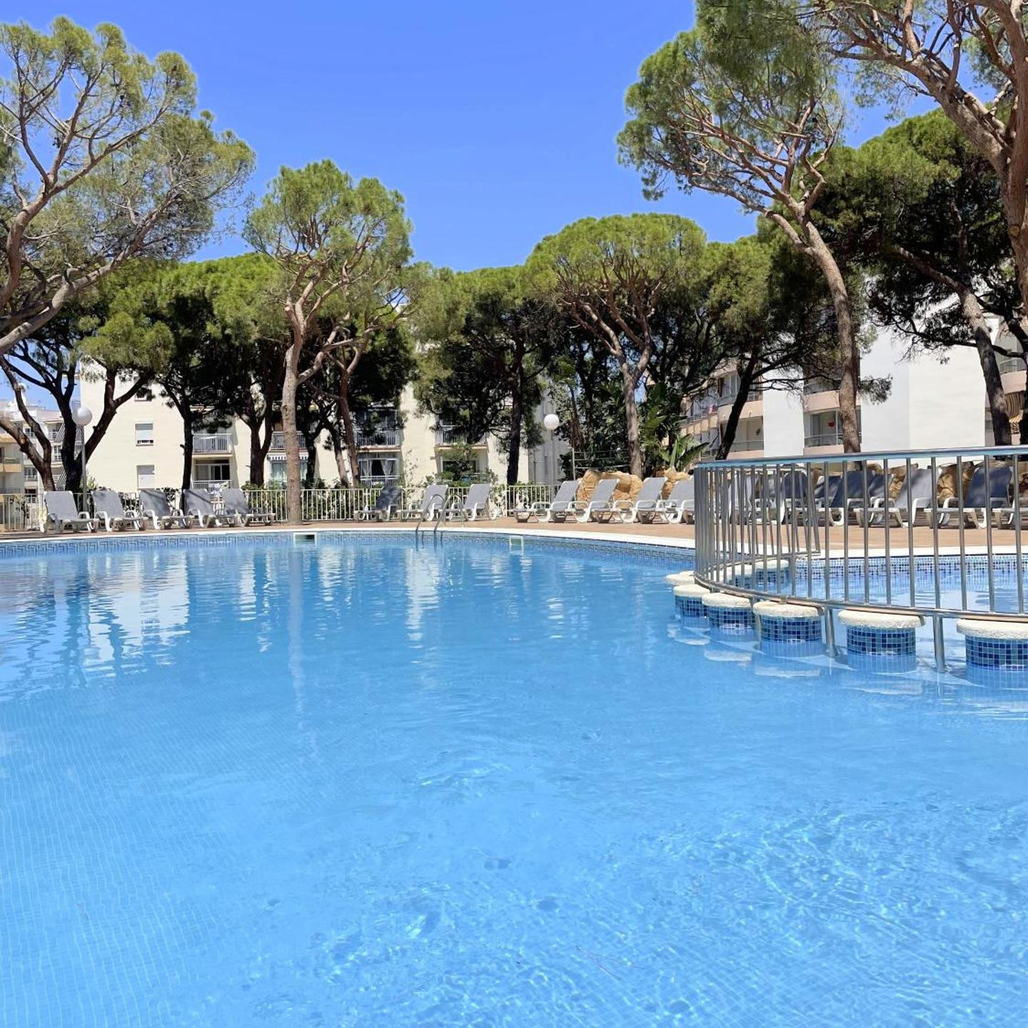 Rentalmar Blue Beach & Pool