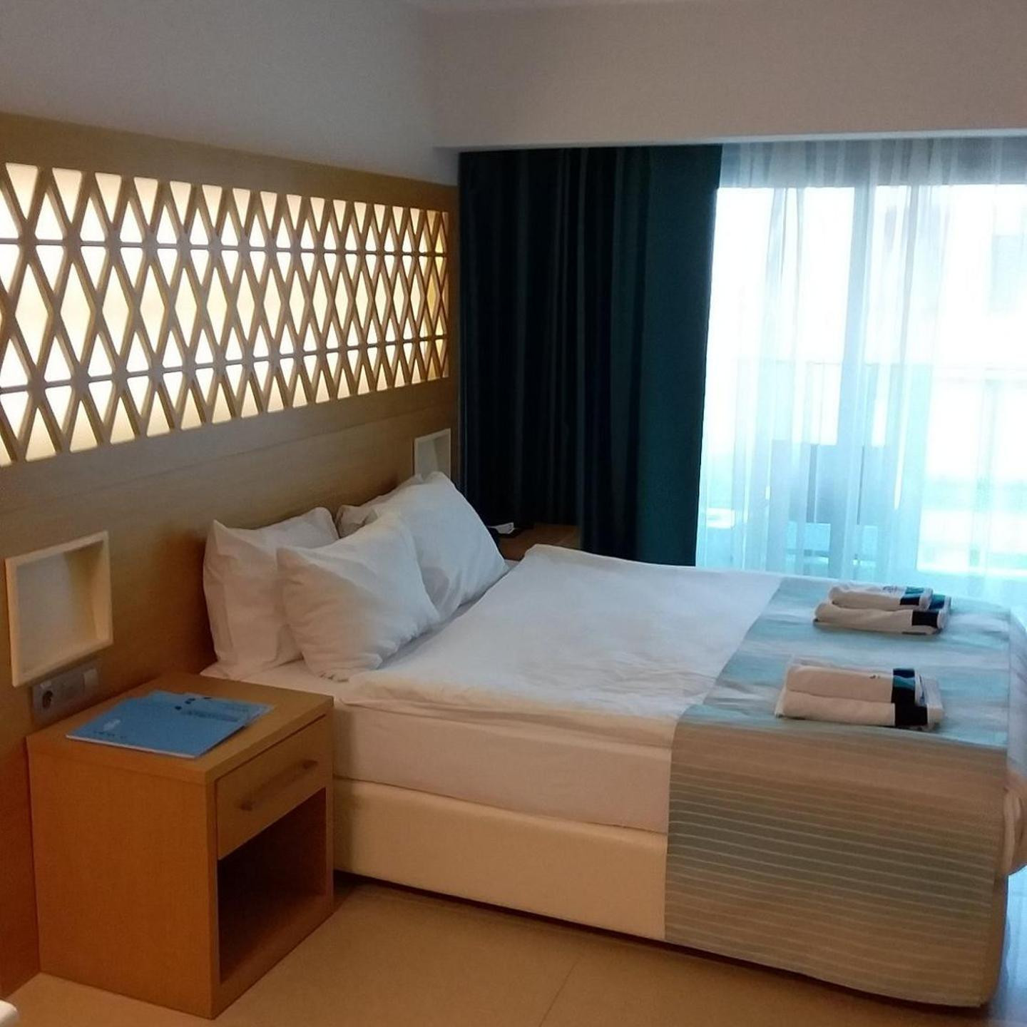 Aurasia Deluxe Hotel