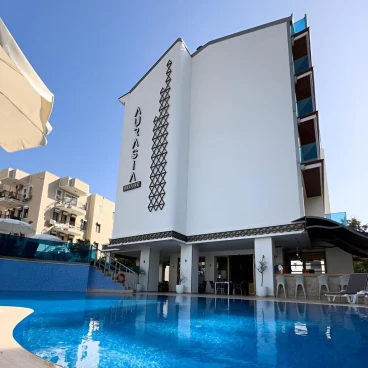 Aurasia Deluxe Hotel