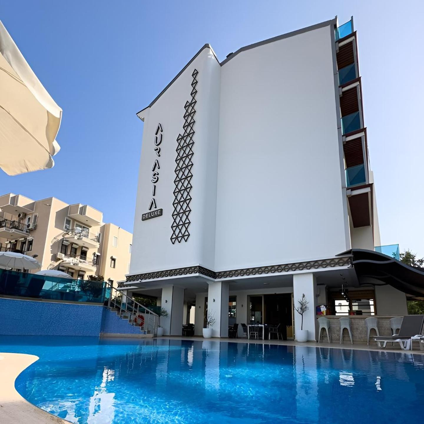 Aurasia Deluxe Hotel