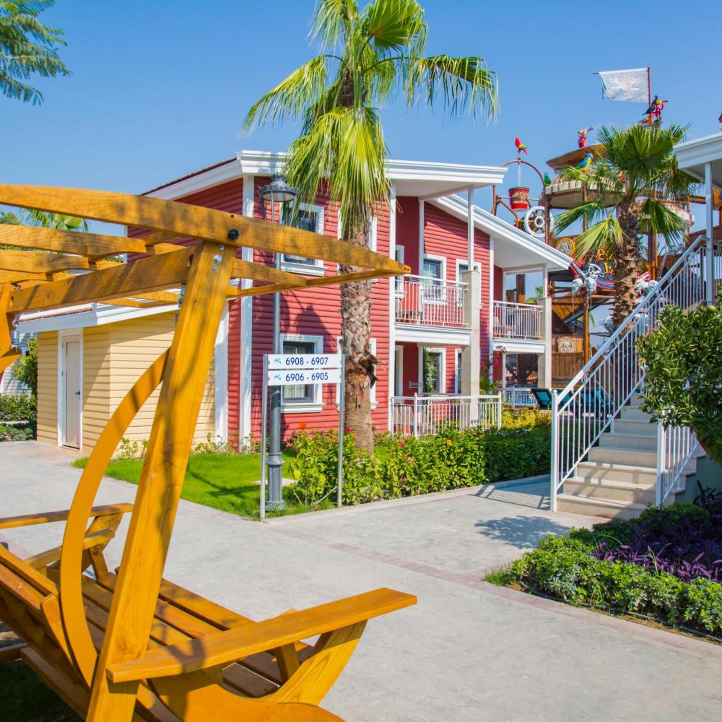 Crystal Club World of Colours