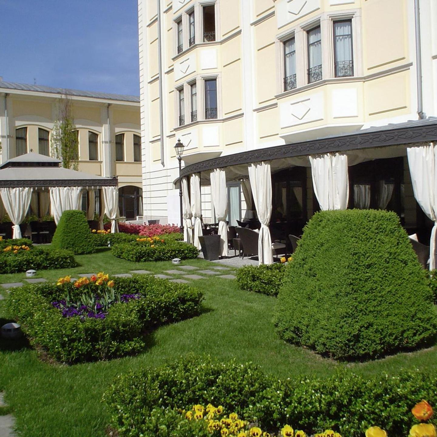 Grand Visconti Palace