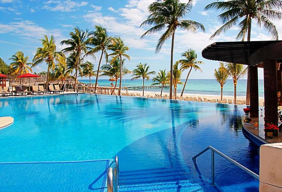 Azul Beach Resort The Fives