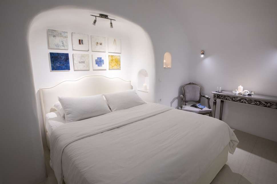 Oia Castle Luxury Suites