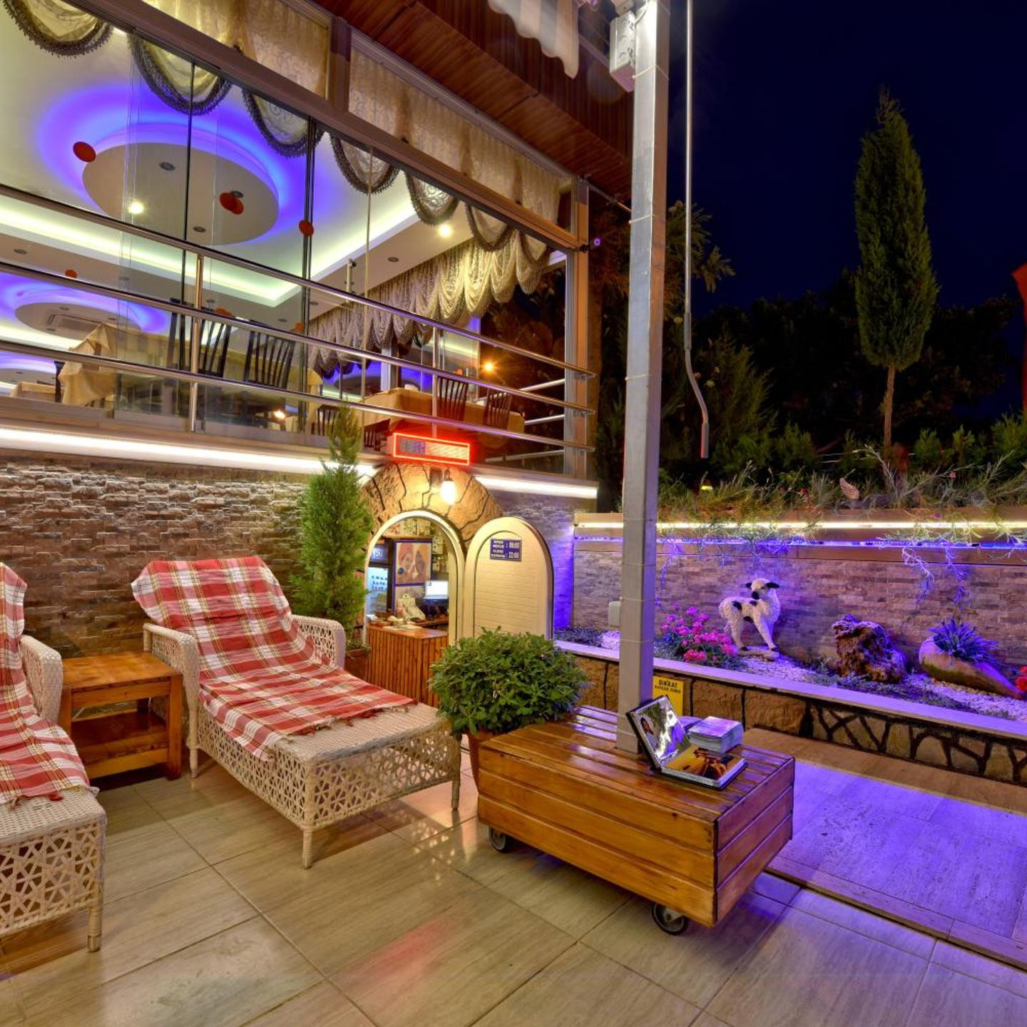 Kleopatra Melissa Hotel