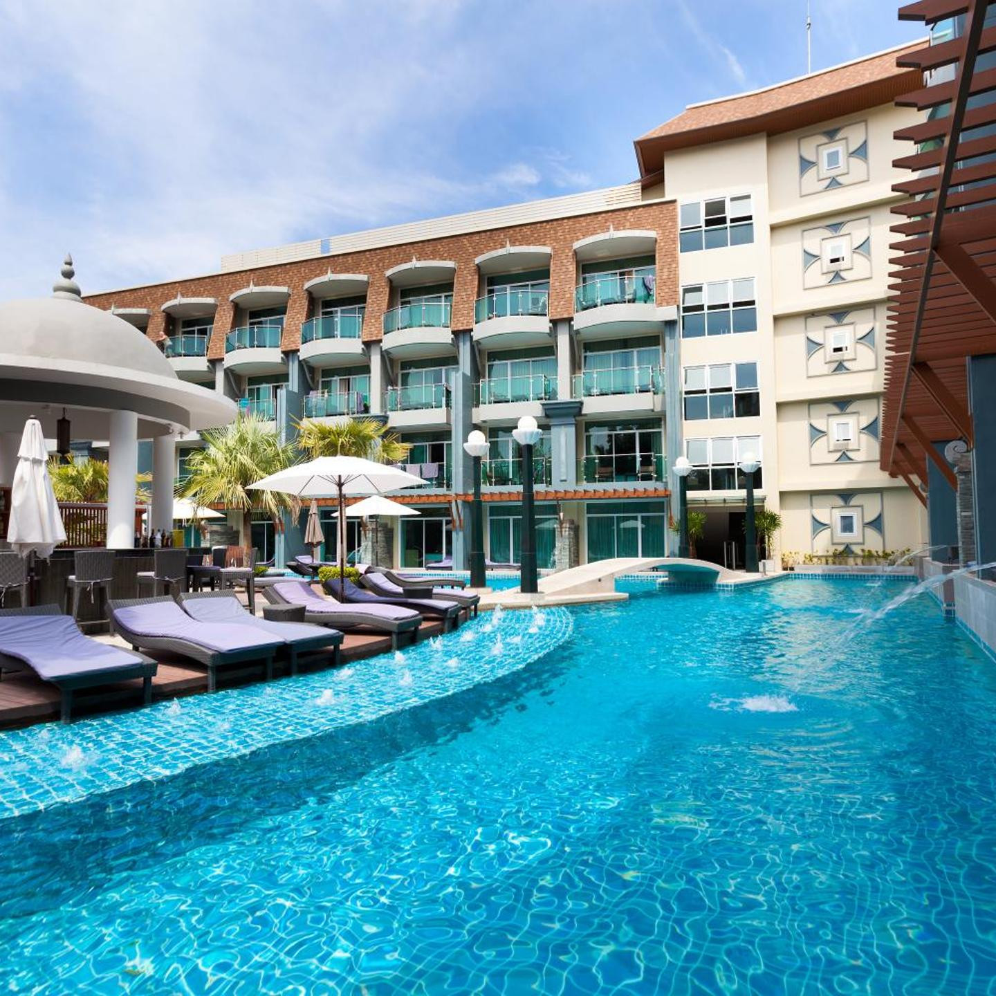 Ramaburin Resort Patong - SHA Extra Plus