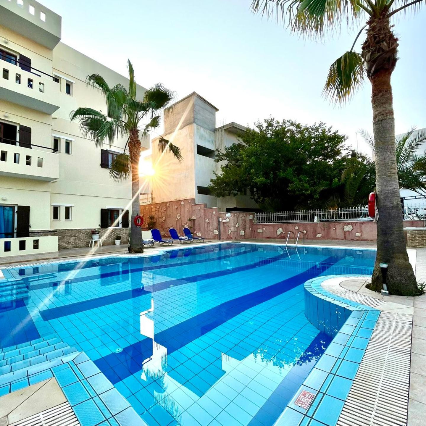 Malia Semiramis by Estia