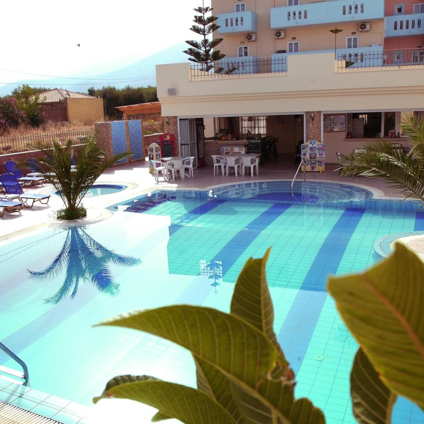 Malia Semiramis by Estia