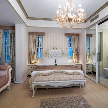 Elegance East Hotel