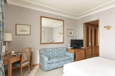 Royal Garden Hotel