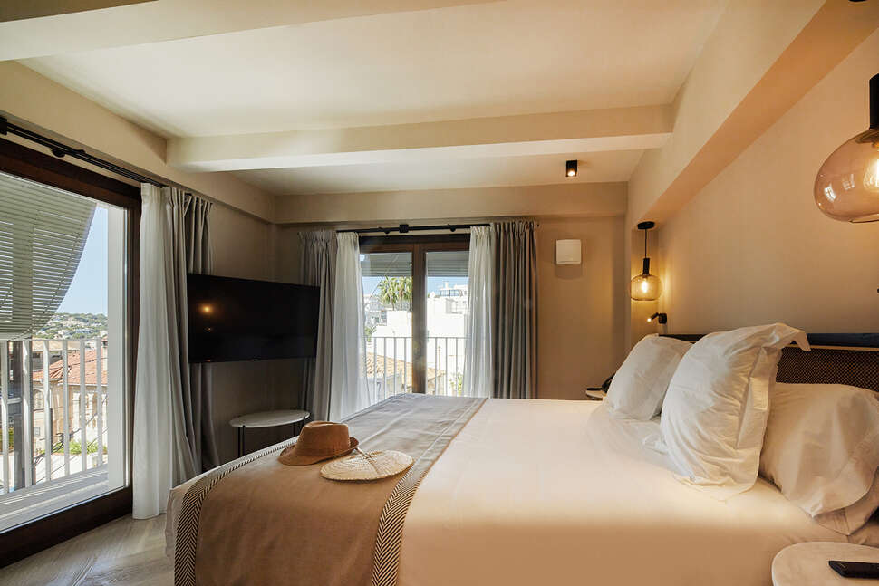 Belle Marivent Mediterranean Petit Hotel