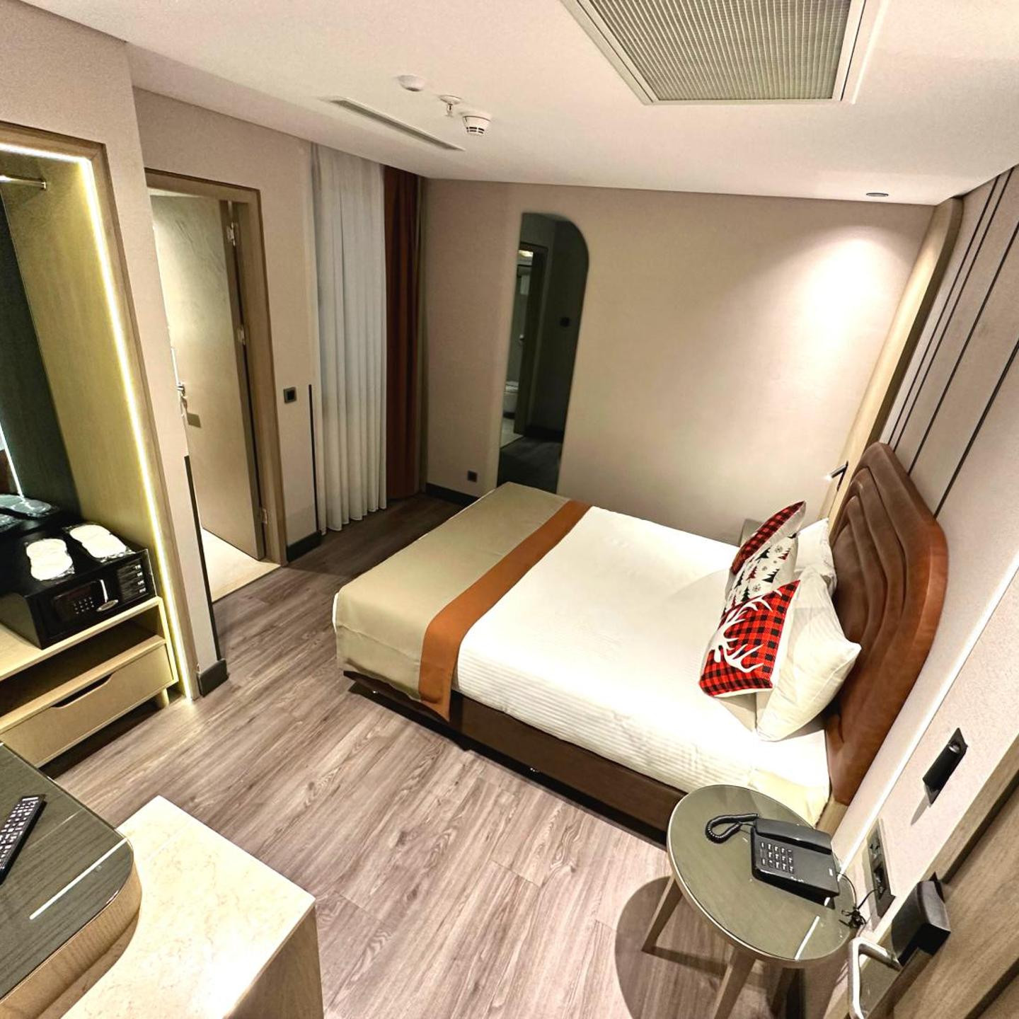 Edition Old City Hotel