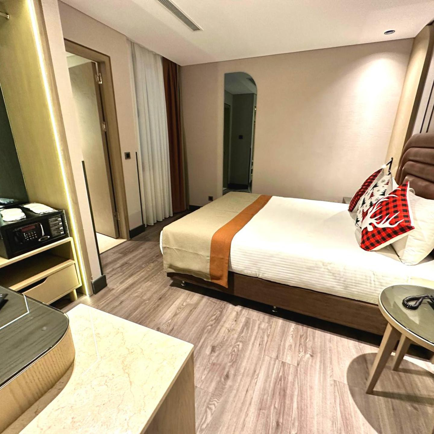 Edition Old City Hotel