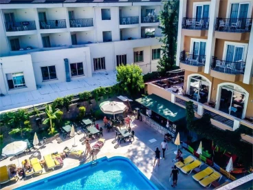 BESO BEACH HOTEL