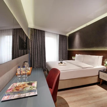 Dora Pera Hotel