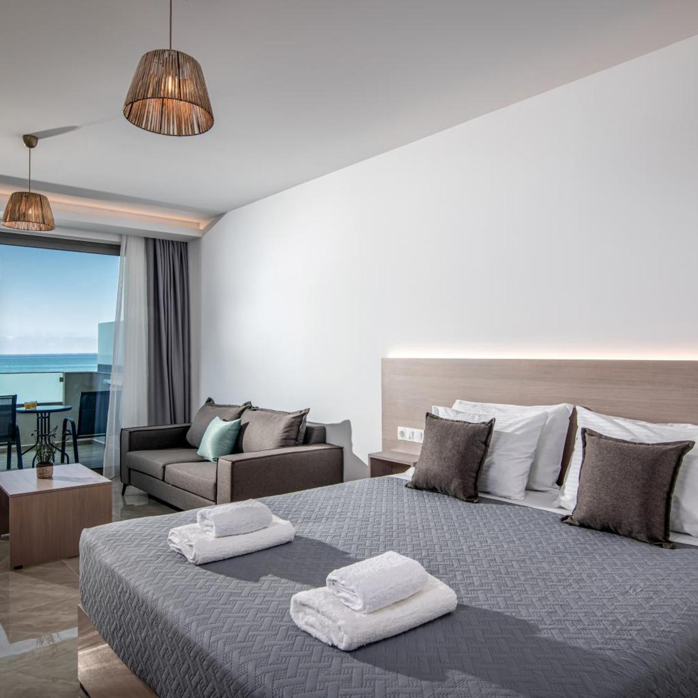 Crete Resort Sea Side Suites 