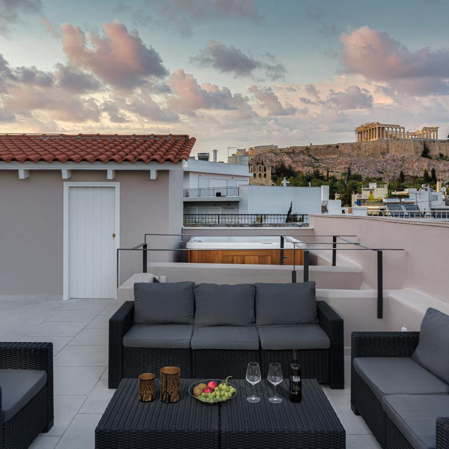THIRAMENOUS RESIDENCE