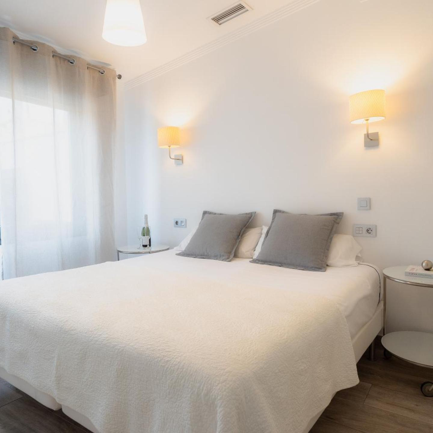 AZZ Sevilla Torre de la Plata Apartamentos