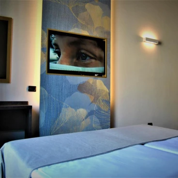 Mokinba Hotels King