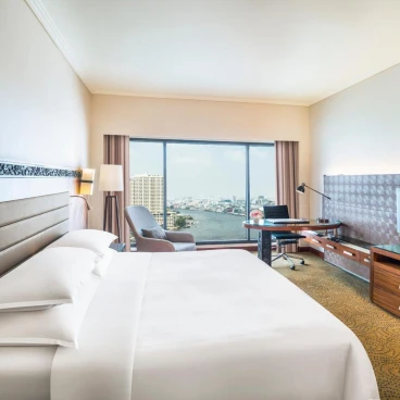 Royal Orchid Sheraton Hotel and Towers