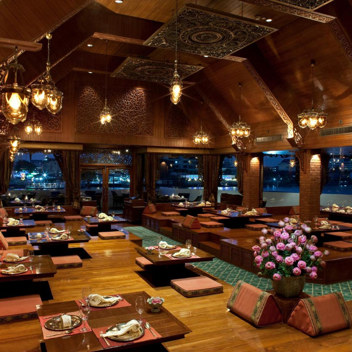 Royal Orchid Sheraton Hotel and Towers