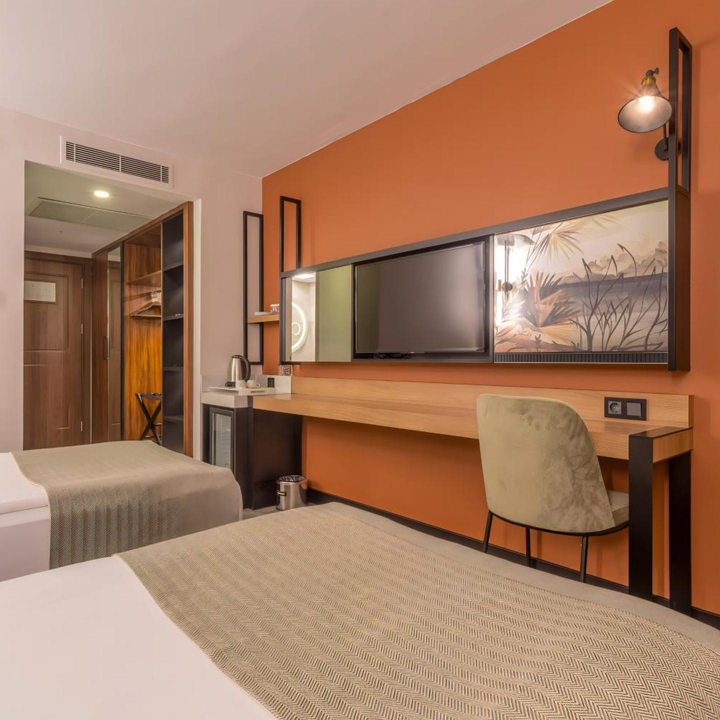 Best Western Plus Khan Hotel