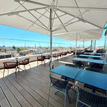 Wine & Books Porto Hotel