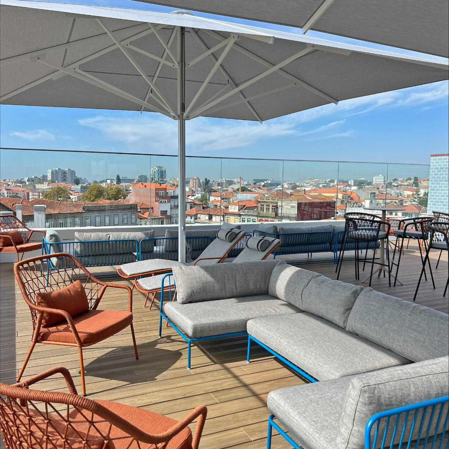 Wine & Books Porto Hotel