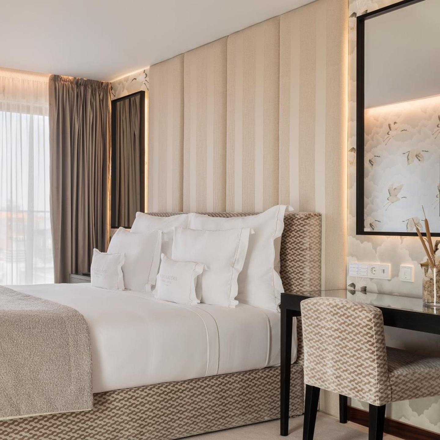 Wine & Books Porto Hotel