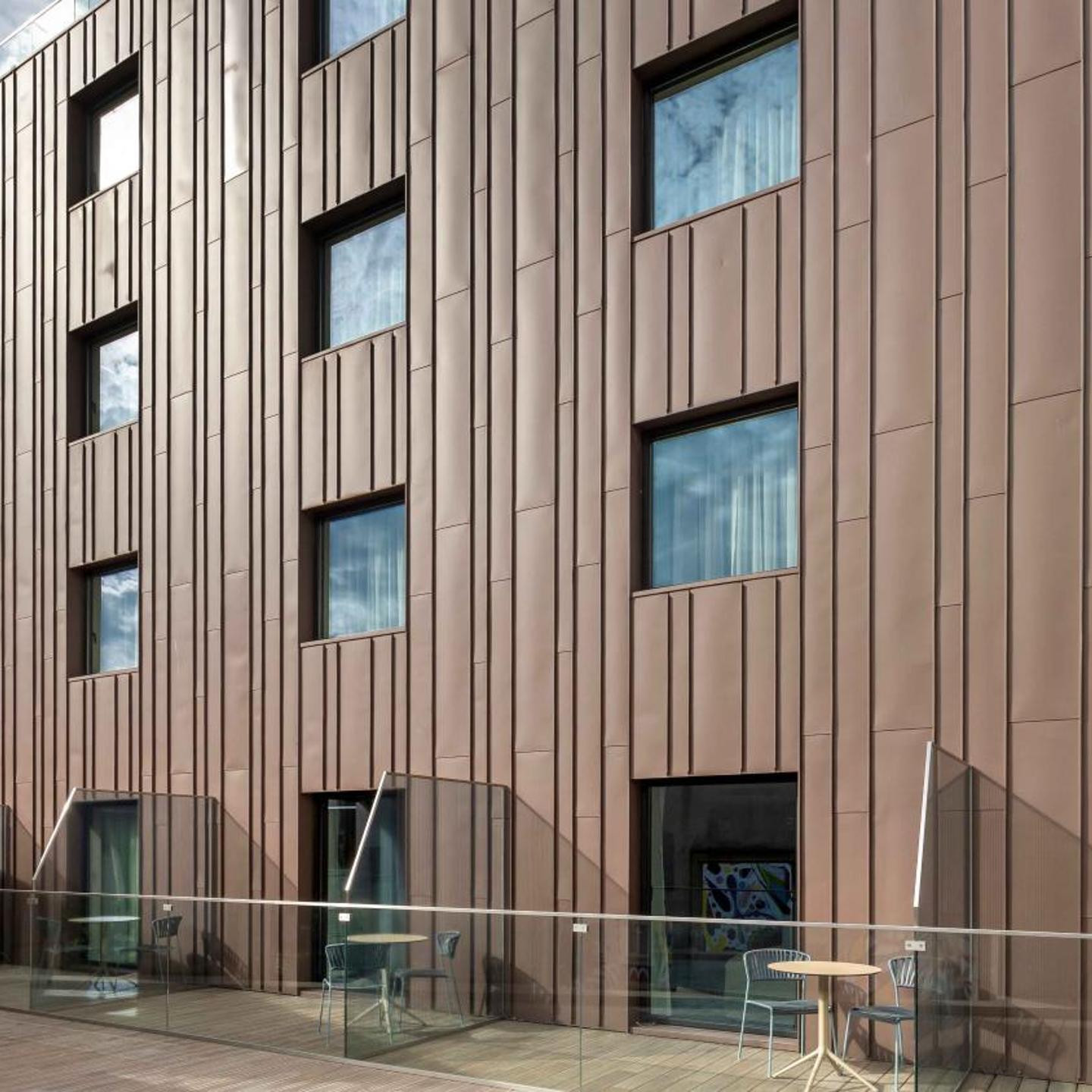 Wine & Books Porto Hotel