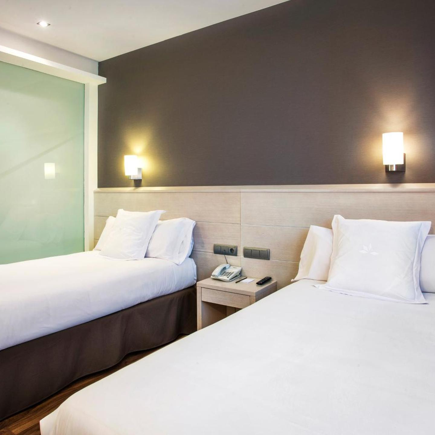 AZZ Valencia Táctica Hotel