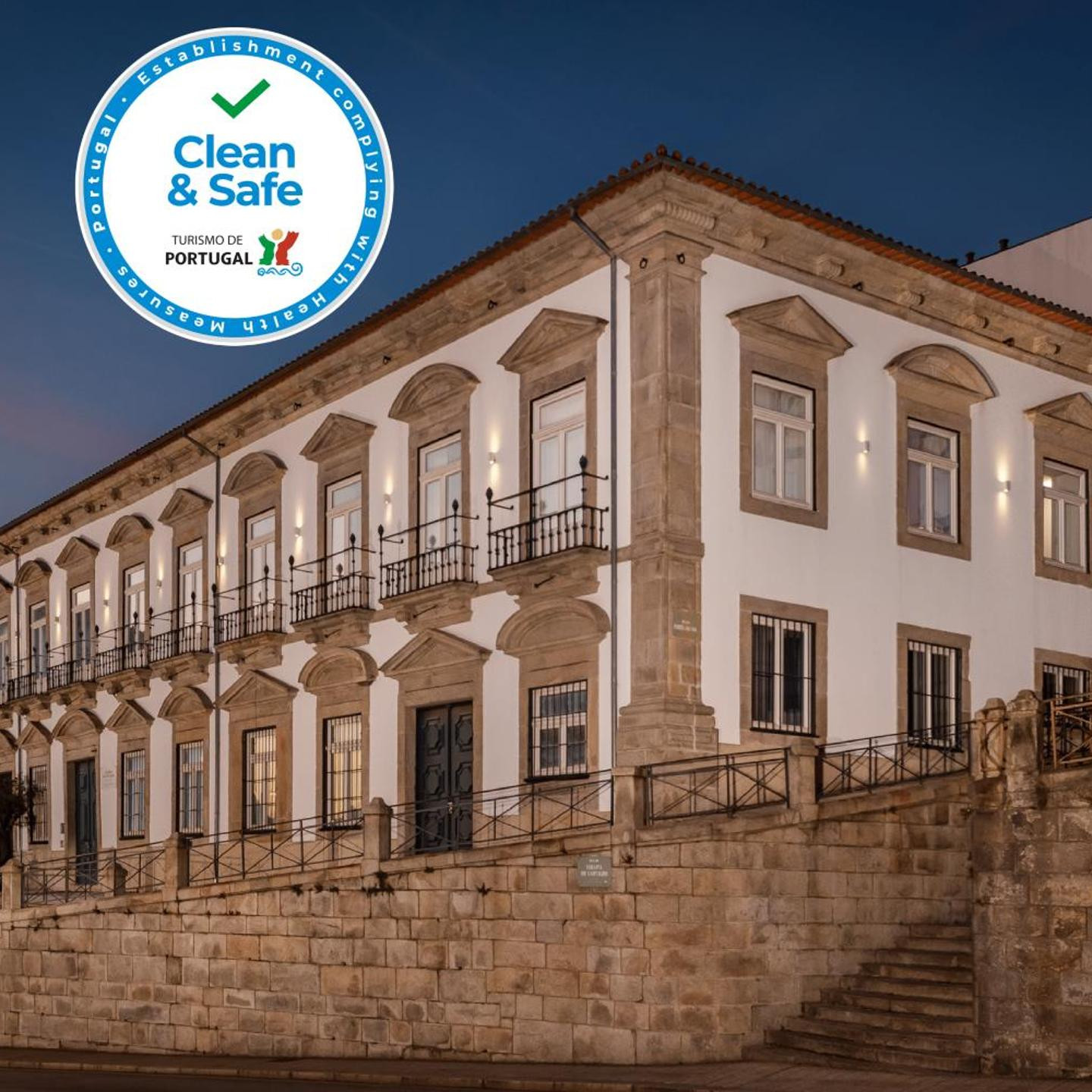 Condes de Azevedo Palace Apartments