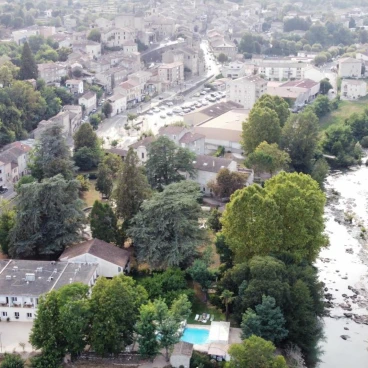 Logis Hôtel Restaurant Les Cèdres