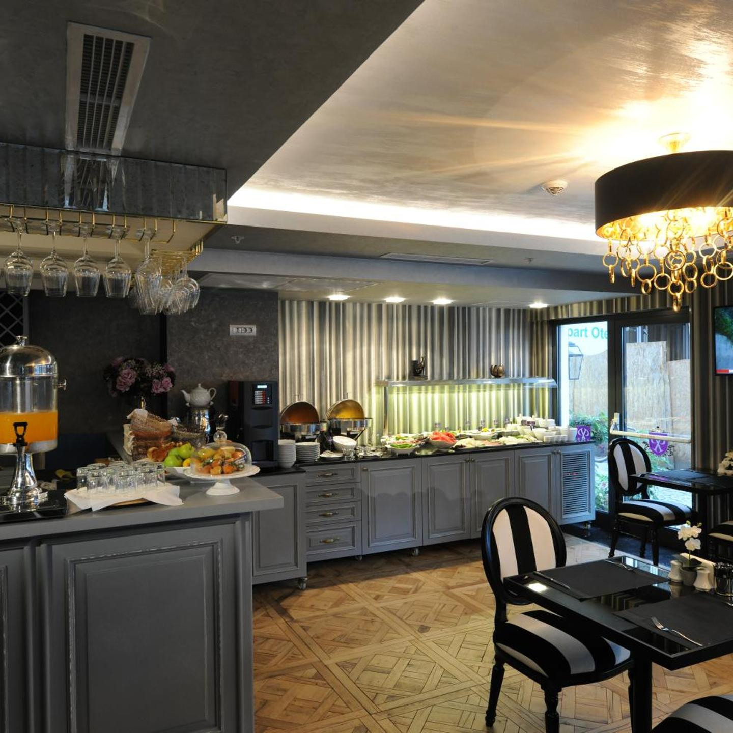 Le Petit Palace Hotel - Special Category