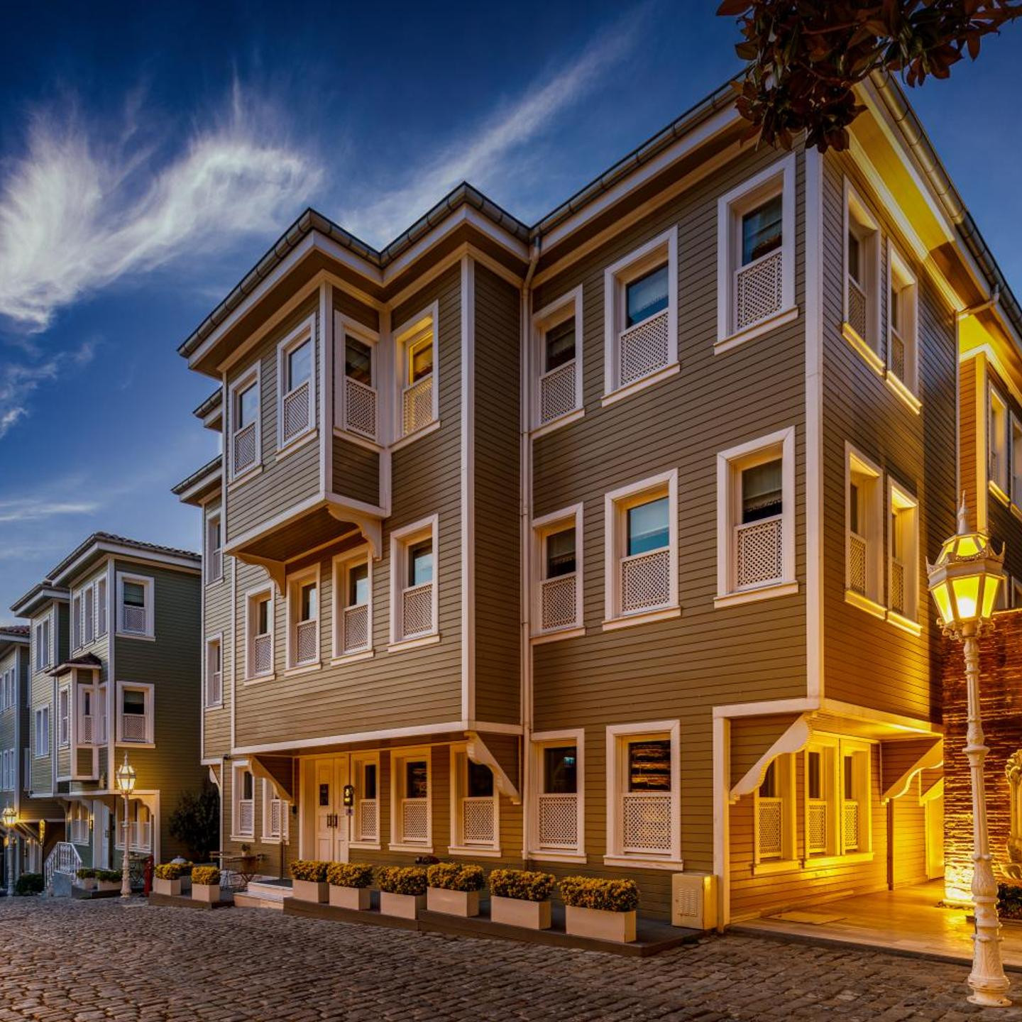 Hagia Sofia Mansions Istanbul, Curio Collection by Hilton