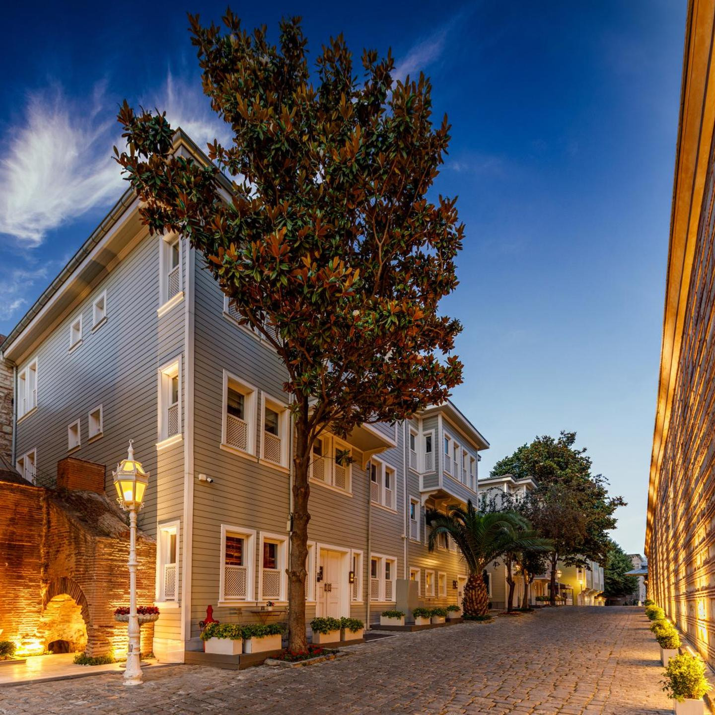 Hagia Sofia Mansions Istanbul, Curio Collection by Hilton