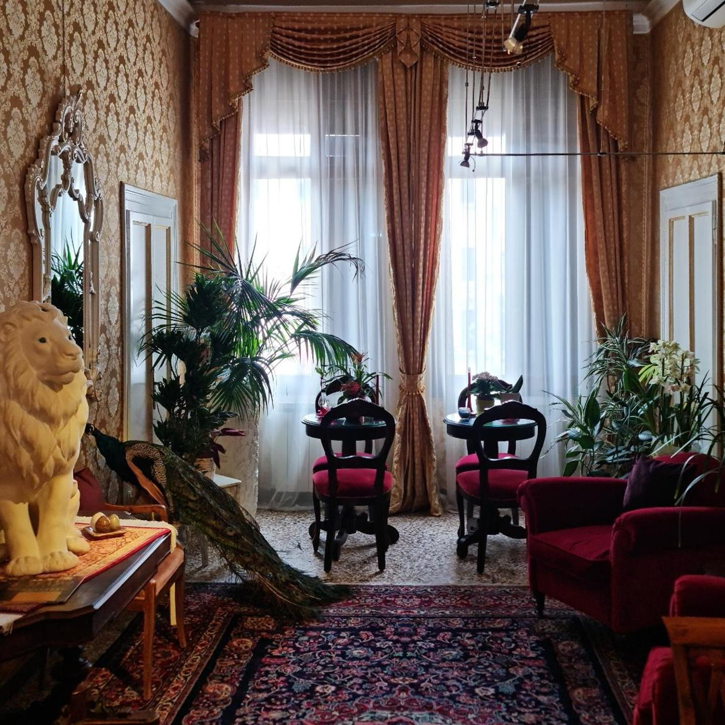 Luxury Suites in Venice-Friendly Venice Suites