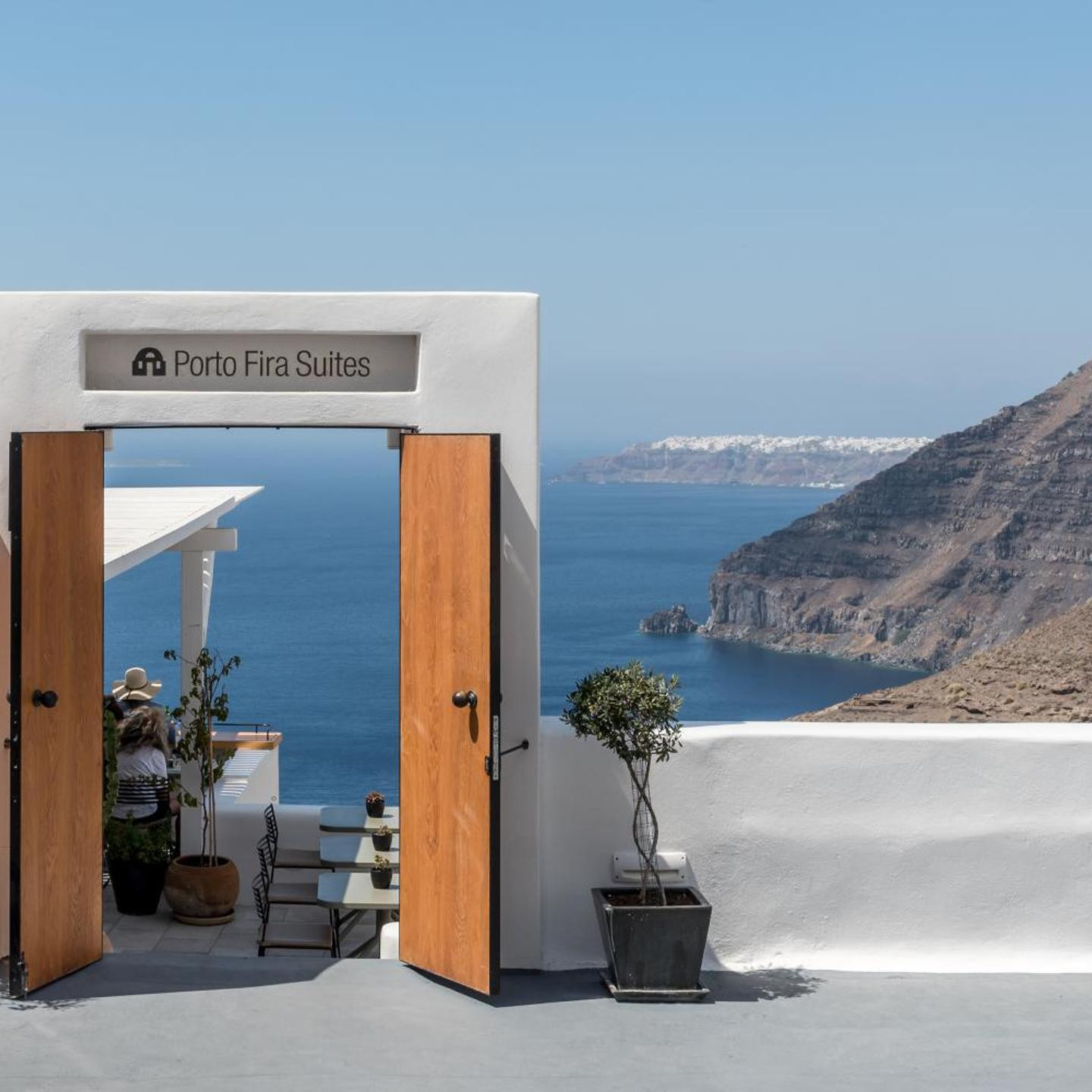 Porto Fira Suites