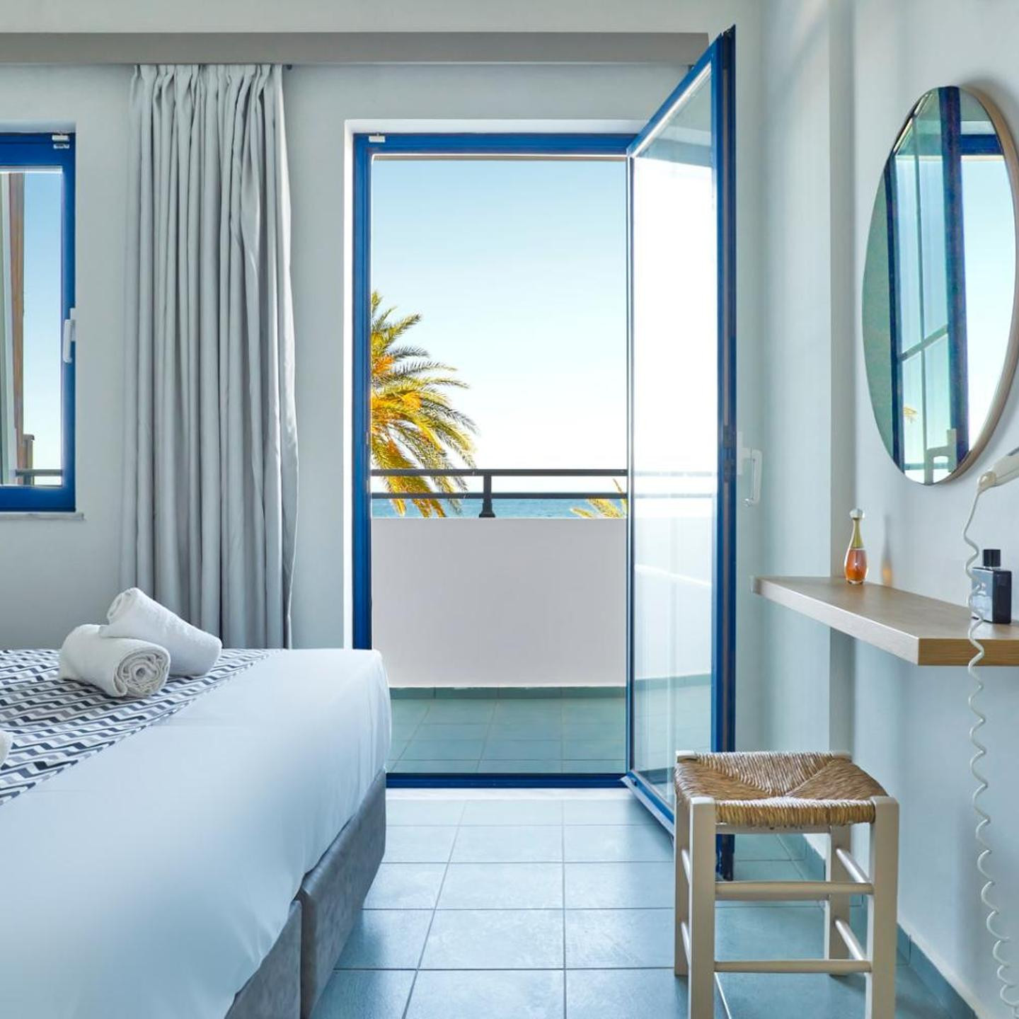 Maistrali Sea View Apartments