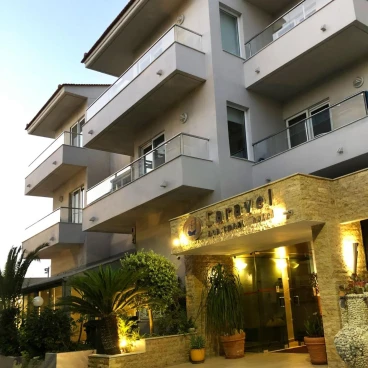 Caravel Hotel Apartments