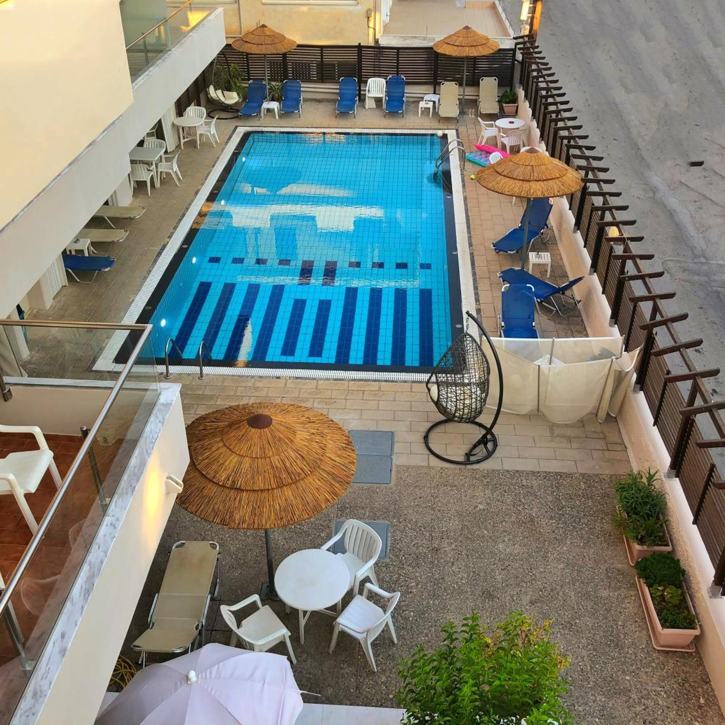 Caravel Hotel Apartments