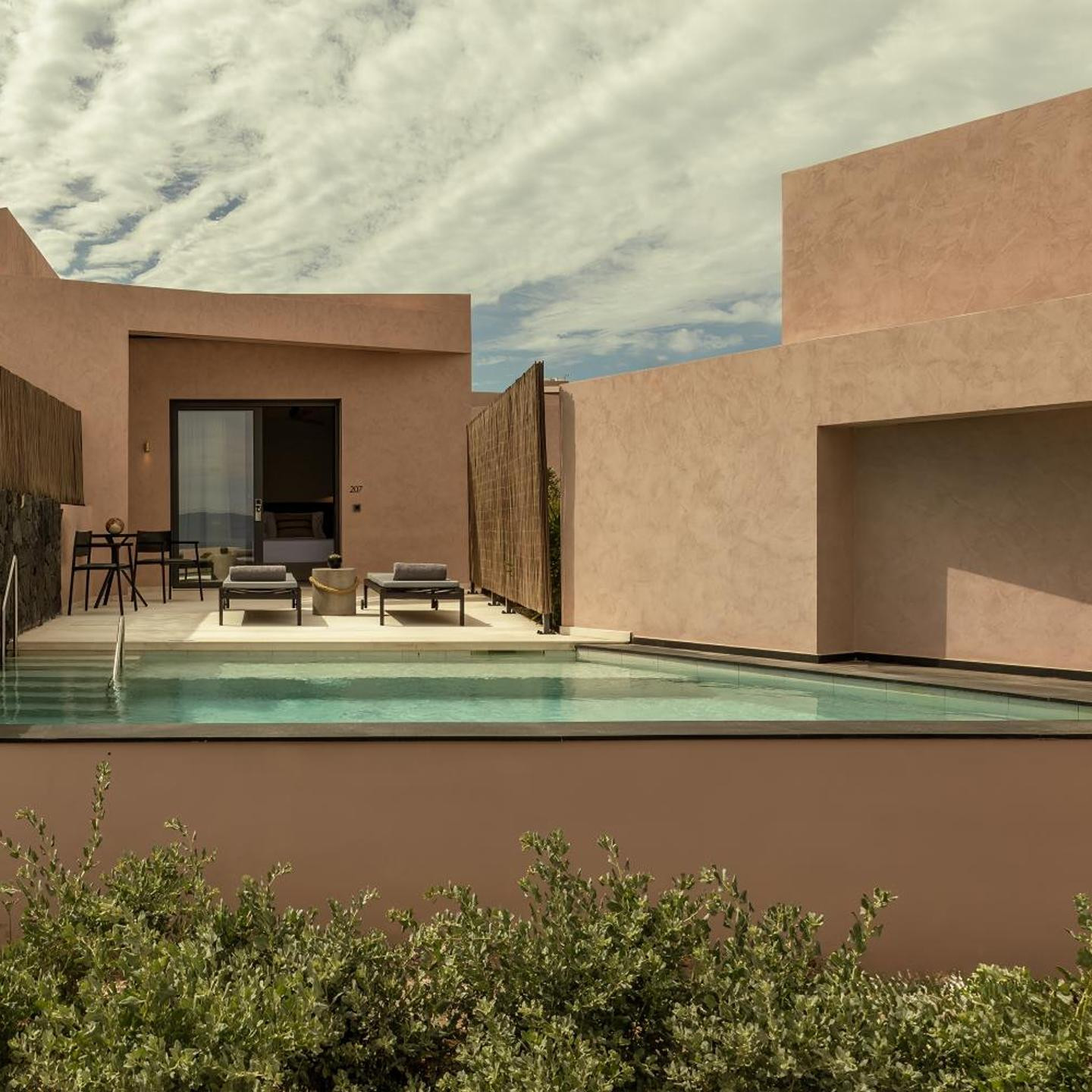 Domes Novos Santorini, Autograph Collection